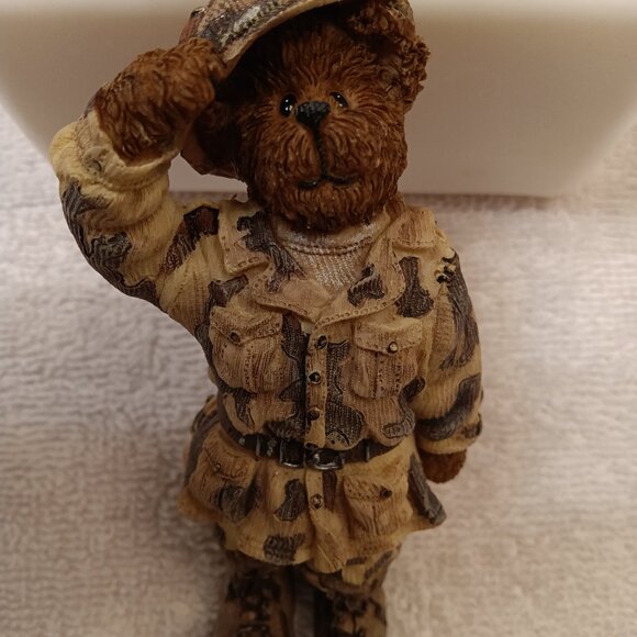 NIB VINTAGE / RETIRED 2004 Boyd's Bears & Friends Ornament #257065 "G.I. Bruin" - Picture 1 of 8